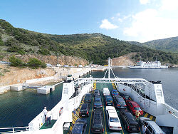 Reisebericht - mit tuifly.com nach Mali Losinj in Kroatien - Blick auf die Fhranlegstelle Merag auf der Insel Cres