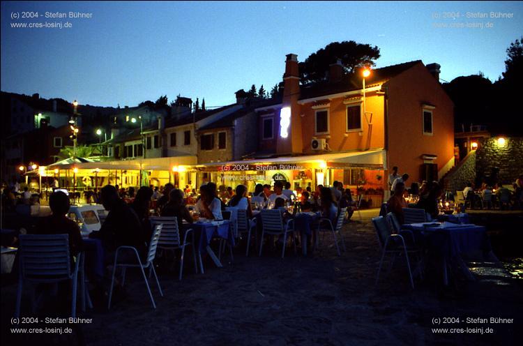 Fischspezialit�tenrestaurants in Rovenska am Abend